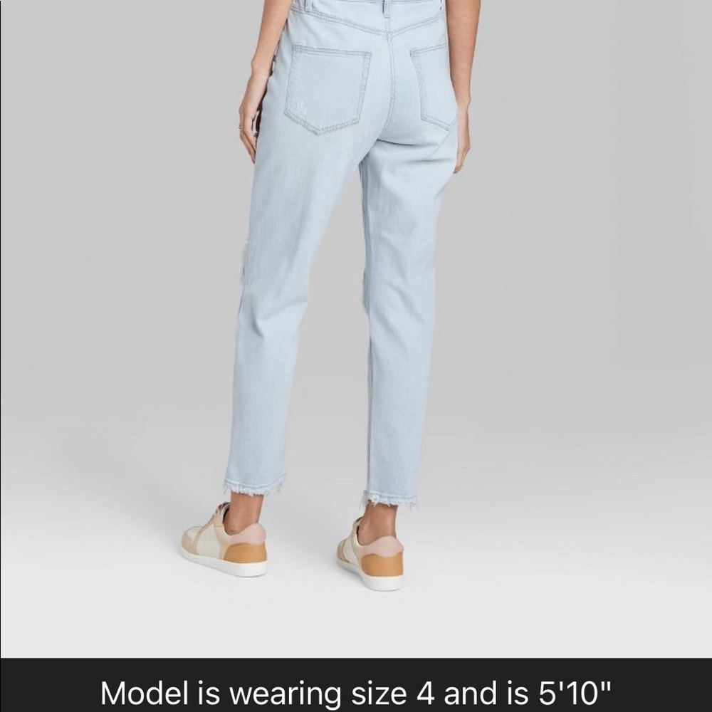 NWT Women’s Super High Rise Distressed Mom Jeans, Size 6 - Picture 2 of 7